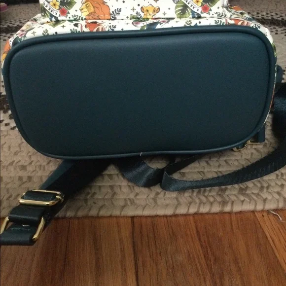 Loungefly Lion King back pack - Picture 11 of 11